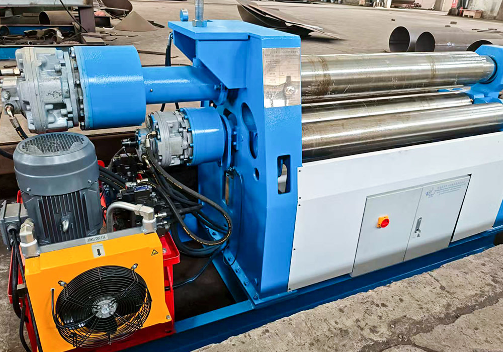 Четырехвалковая листогибочная машина HDLW12-16x1600 с ЧПУ